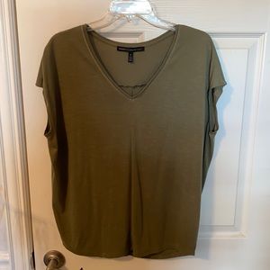 Olive box tee - vneck
